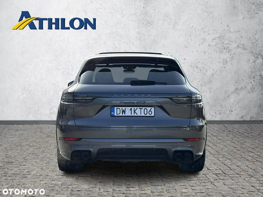Porsche Cayenne - 4