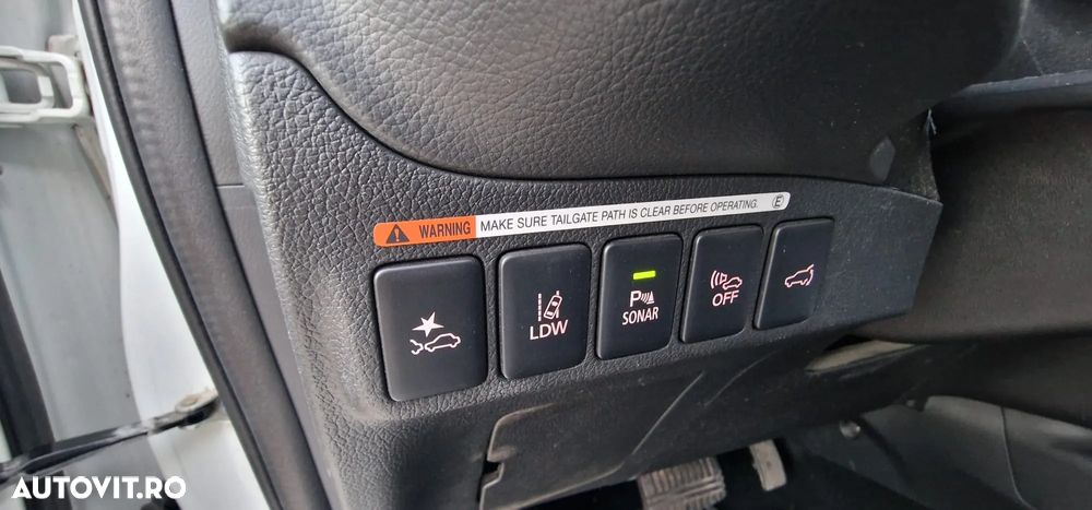 Mitsubishi Outlander 2.4 4WD Plug-In Hybrid Top - 14