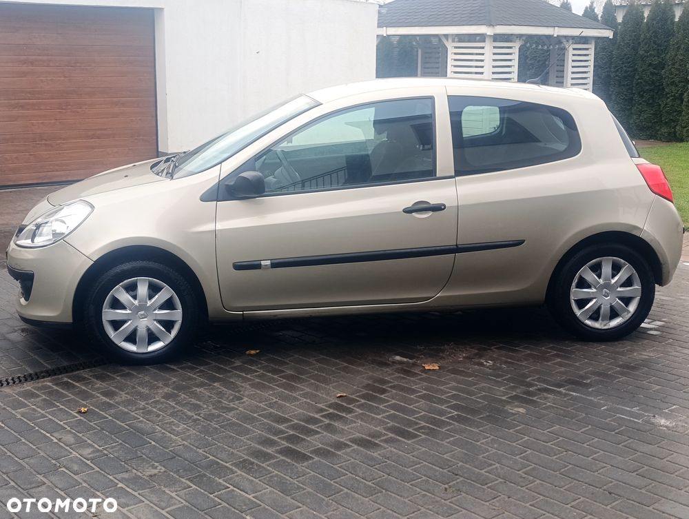 Renault Clio 1.5 dCi Alize - 7