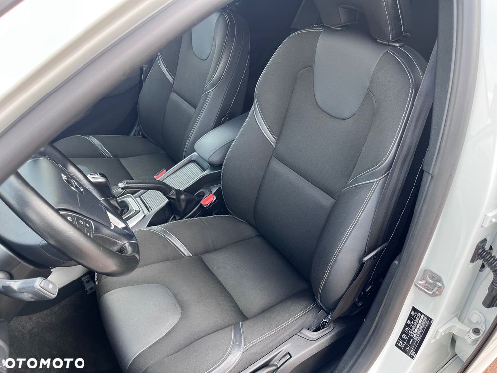 Volvo V40 D2 Drive-E Momentum - 15