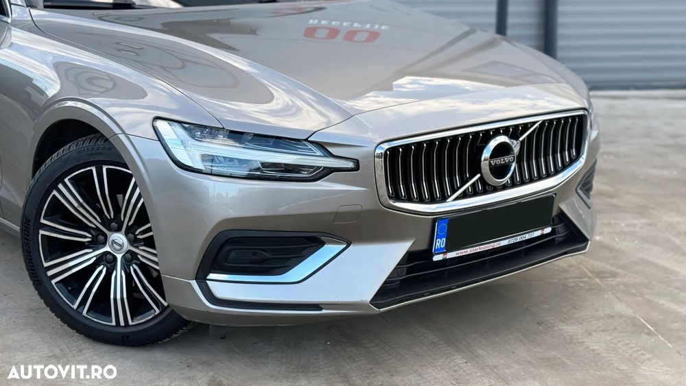 Volvo V60 D4 AWD Geartronic Momentum Pro - 2