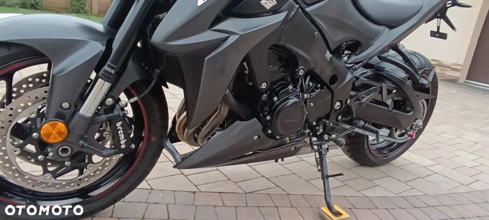 Suzuki GSX 1000 - 39