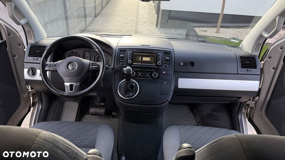 Volkswagen Multivan - 22