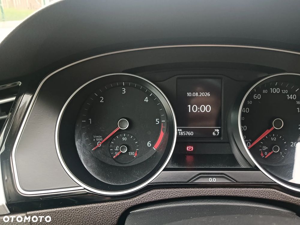 Volkswagen Passat 1.6 TDI BMT Trendline - 11