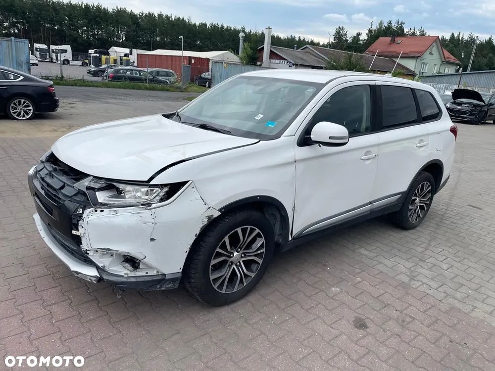 Mitsubishi Outlander 2.4 4WD CVT Instyle - 3