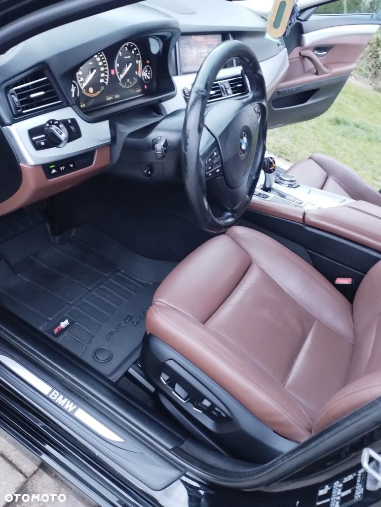 BMW Seria 5 530d Luxury Line - 33