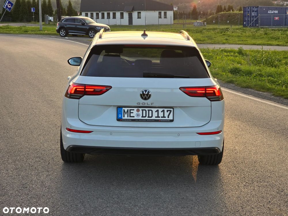 Volkswagen Golf - 8