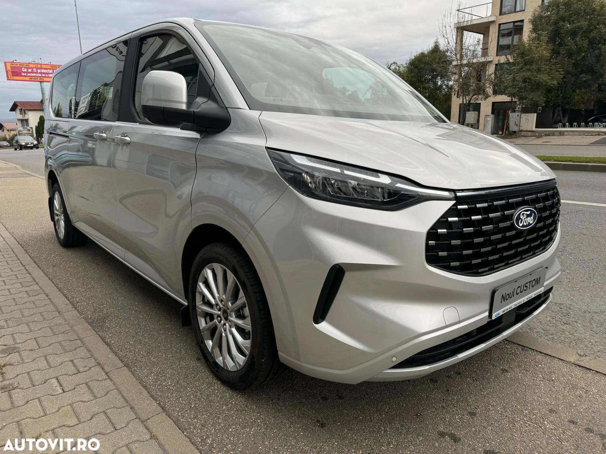 Ford Tourneo Custom - 5