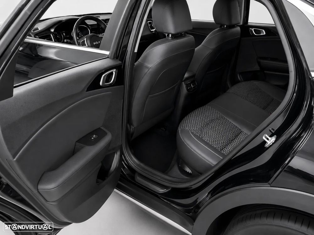 Kia XCeed 1.6 GDi PHEV Drive - 11