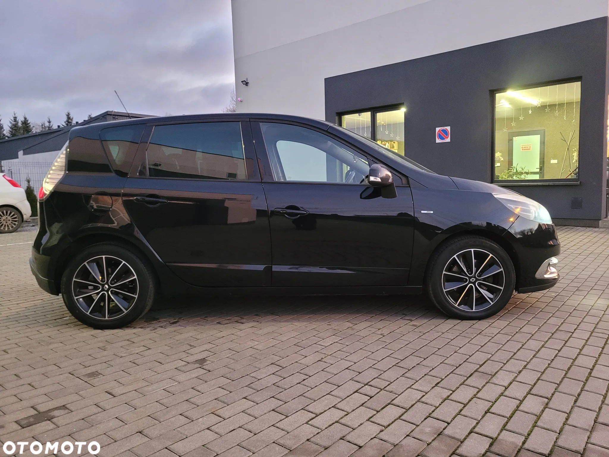 Renault Scenic 1.6 dCi Energy Bose Edition S&S - 4