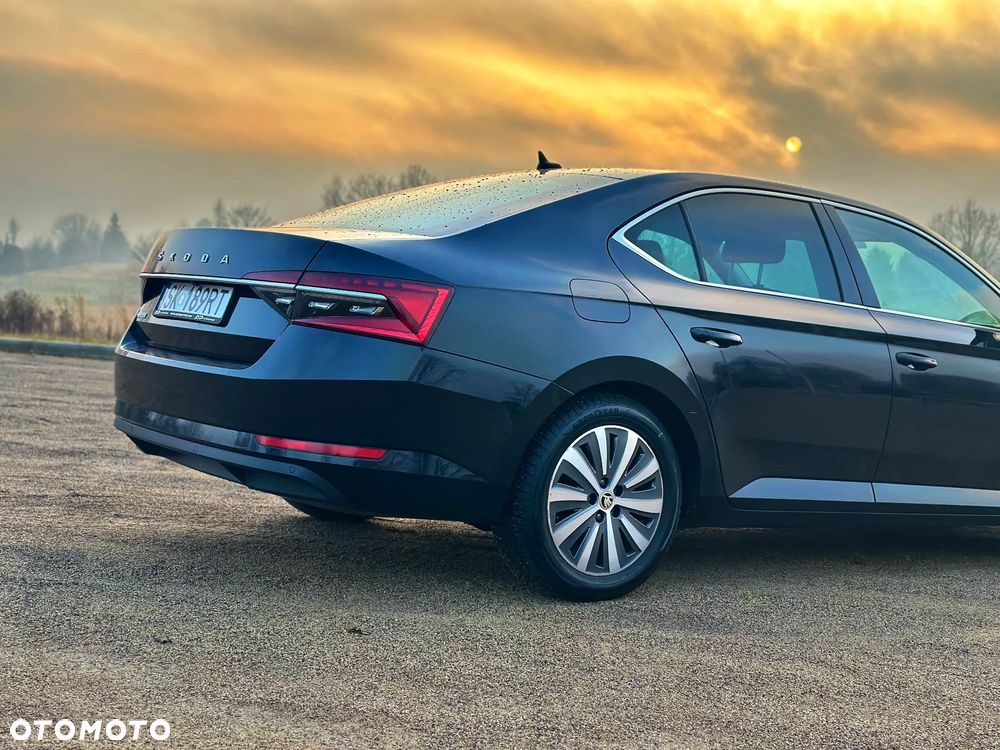 Skoda Superb 2.0 TDI SCR Style DSG - 5