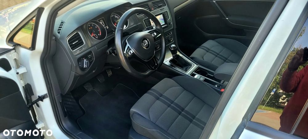Volkswagen Golf - 9