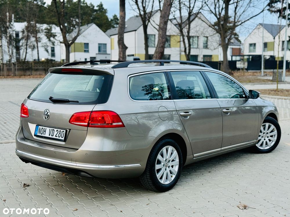 Volkswagen Passat Variant 2.0 TDI DSG BlueMotion Technology Highline - 24