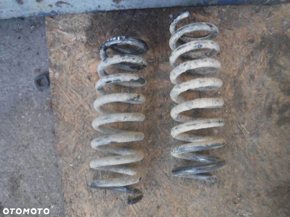 Mercedes C klasa w203 kombi  sprezyny sprezyna  tyl kpl - 1