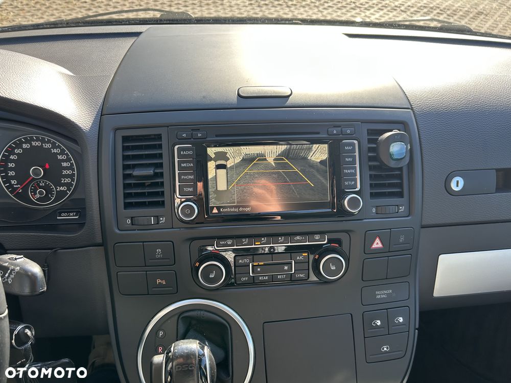 Volkswagen Multivan - 31