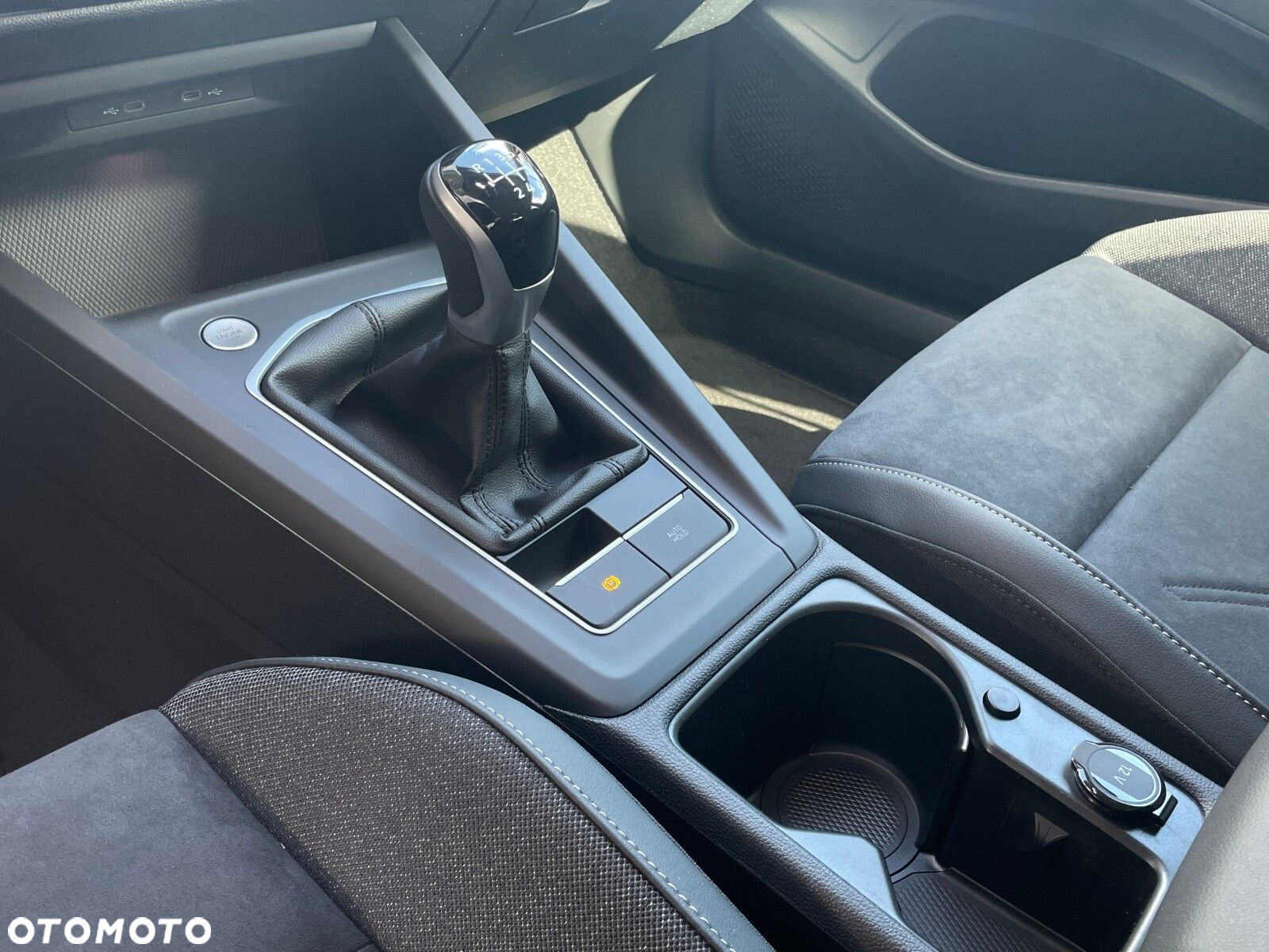 Volkswagen Golf - 23