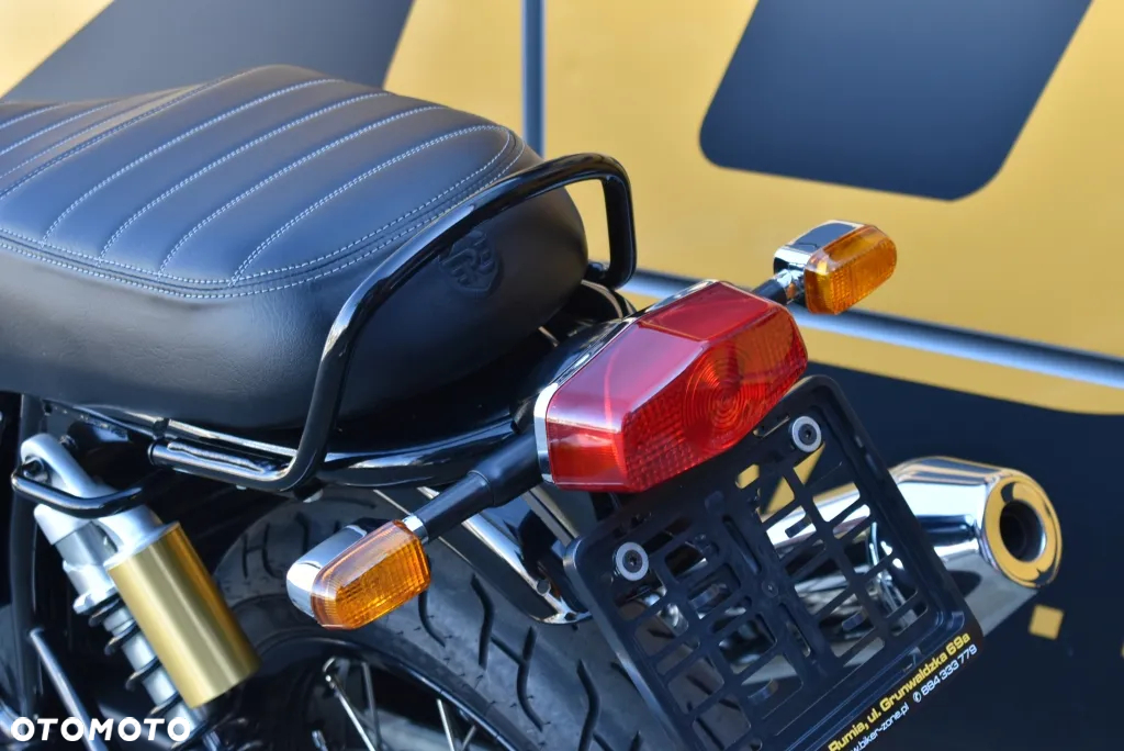 Royal Enfield Interceptor - 15