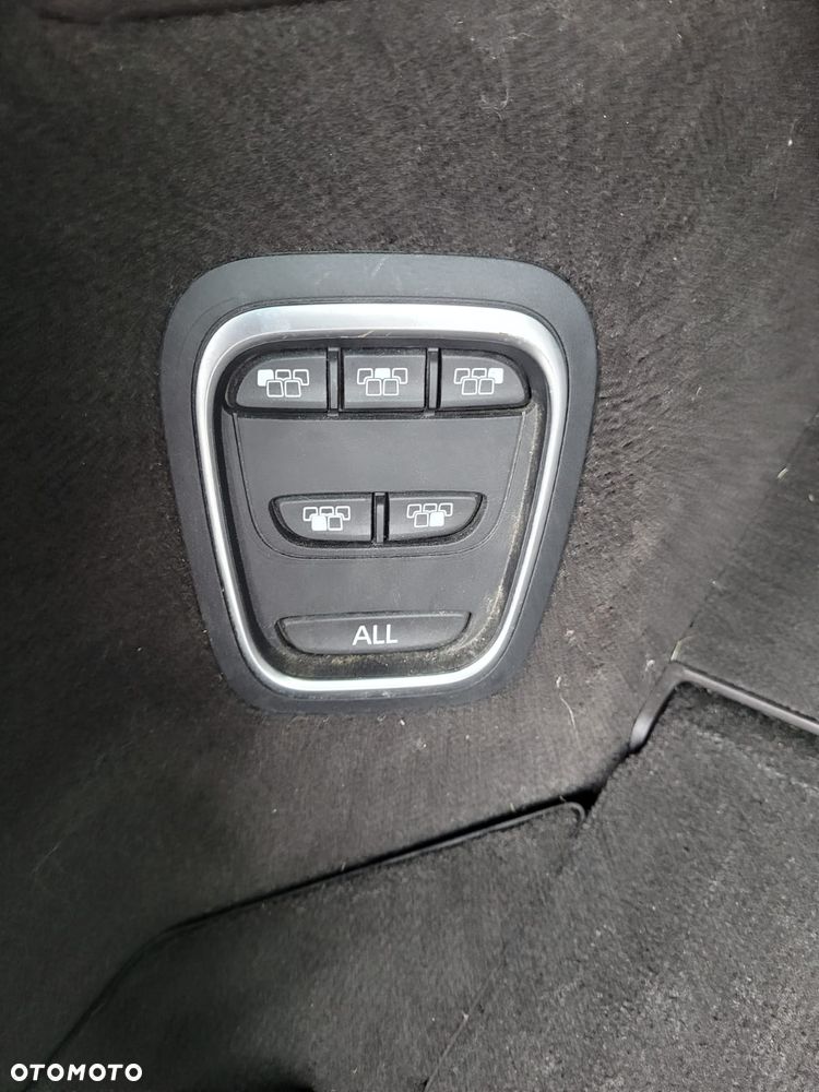 Renault Espace 1.6 dCi Energy Initiale Paris EDC 7os - 18