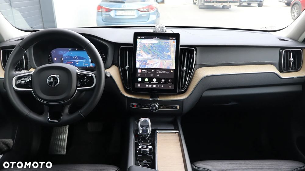 Volvo XC 60 B5 B AWD Ultra Dark - 11