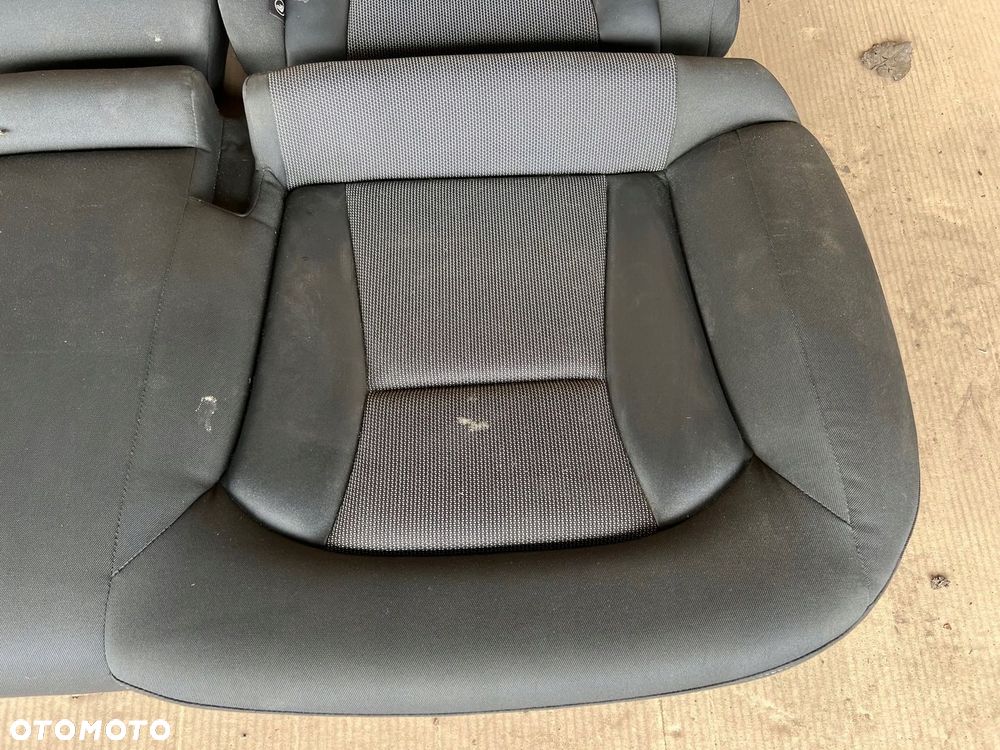 AUDI A1 8X KANAPA SIEDZENIE TYŁ TYLNA - 4