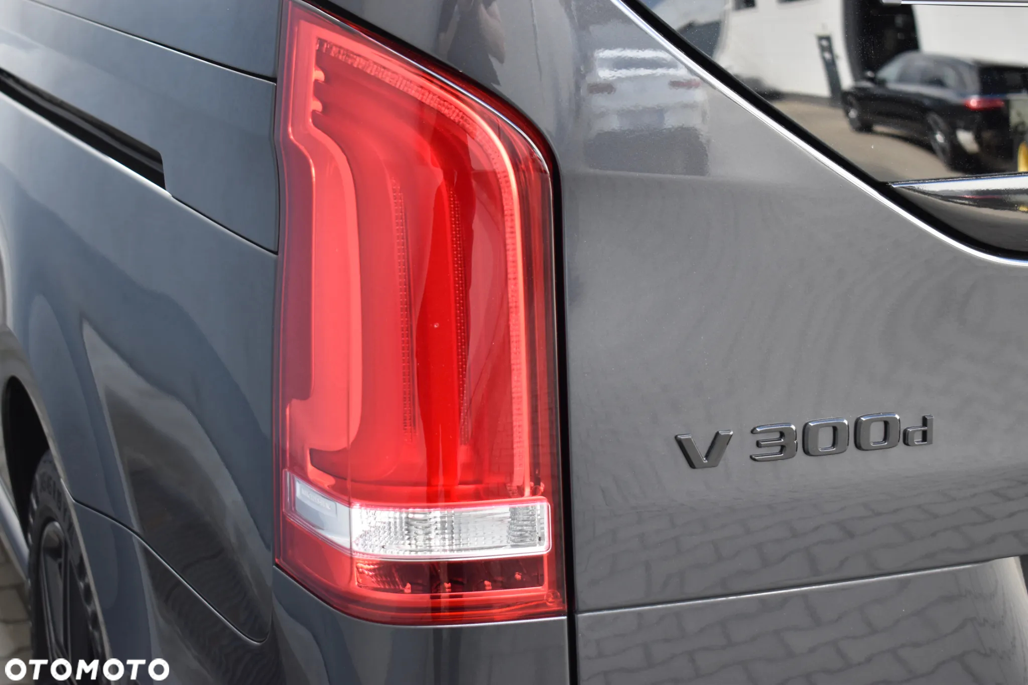 Mercedes-Benz Klasa V 300 d extralang 4Matic 9G-TRONIC Exclusive - 10