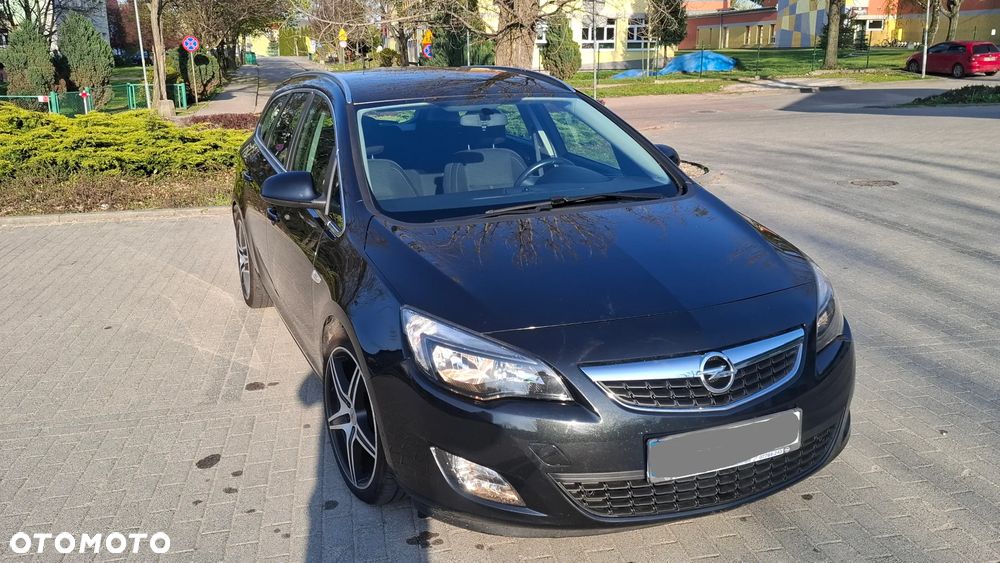 Opel Astra 1.6 Turbo 150 Jahre - 1
