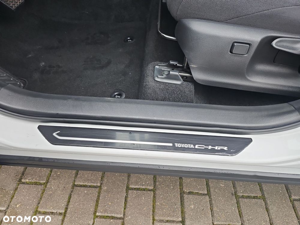 Toyota C-HR - 14