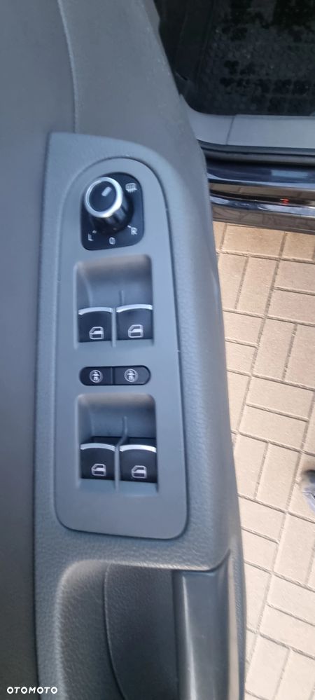 Volkswagen Sharan 2.0 TDI Highline DSG - 14