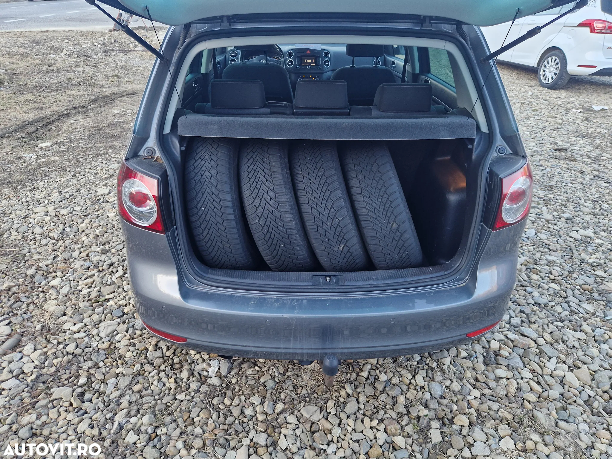 Volkswagen Golf Plus 1.6 TDI DPF Style - 10