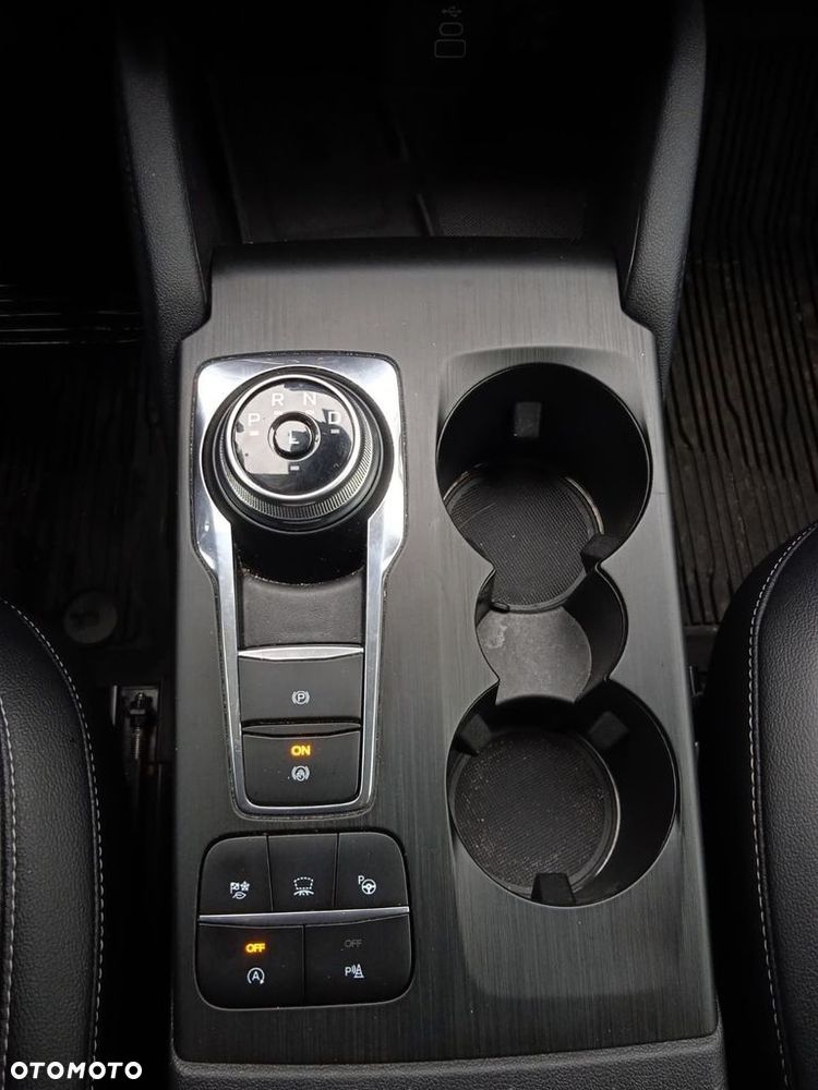 Ford Kuga - 27