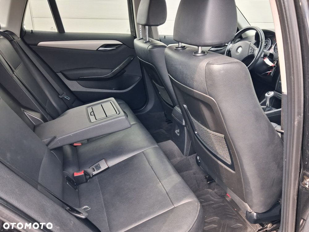 BMW X1 sDrive18i Sport Line - 40