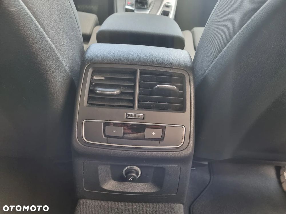 Audi A4 Avant 40 TDI S tronic S line - 19