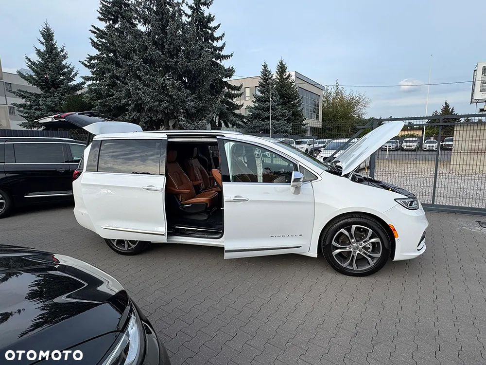 Chrysler Pacifica - 5