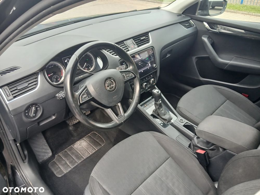 Skoda Octavia 2.0 TDI Style DSG - 11
