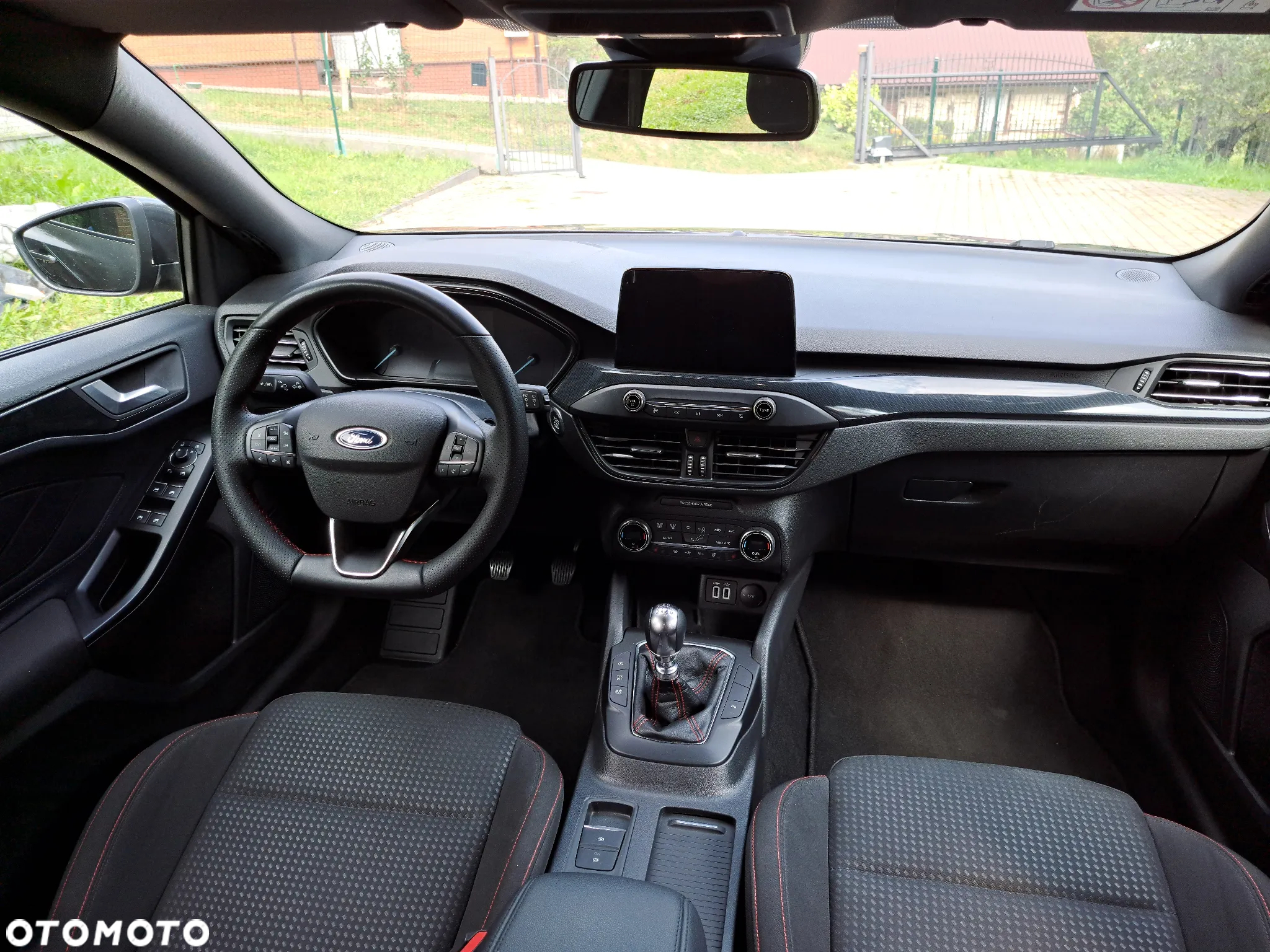 Ford Focus 1.0 EcoBoost Hybrid ST-LINE - 10