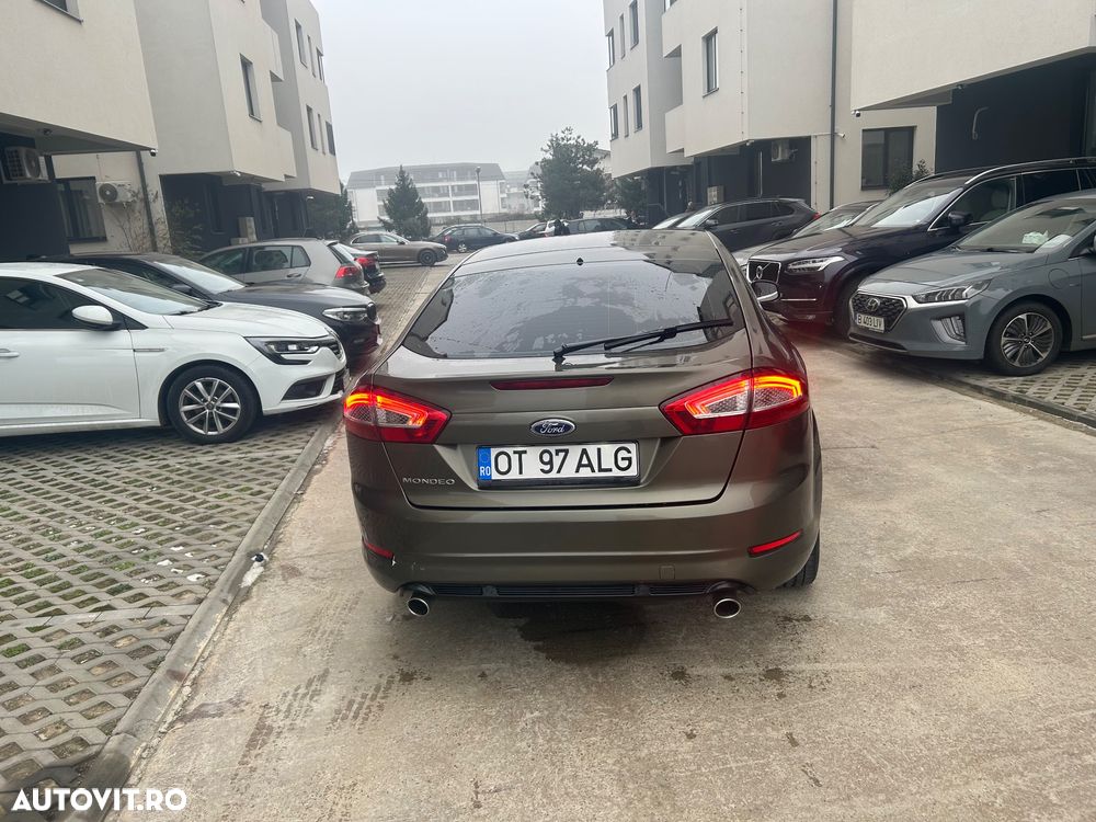 Ford Mondeo 2.0 EcoBoost Powershift Titanium - 6