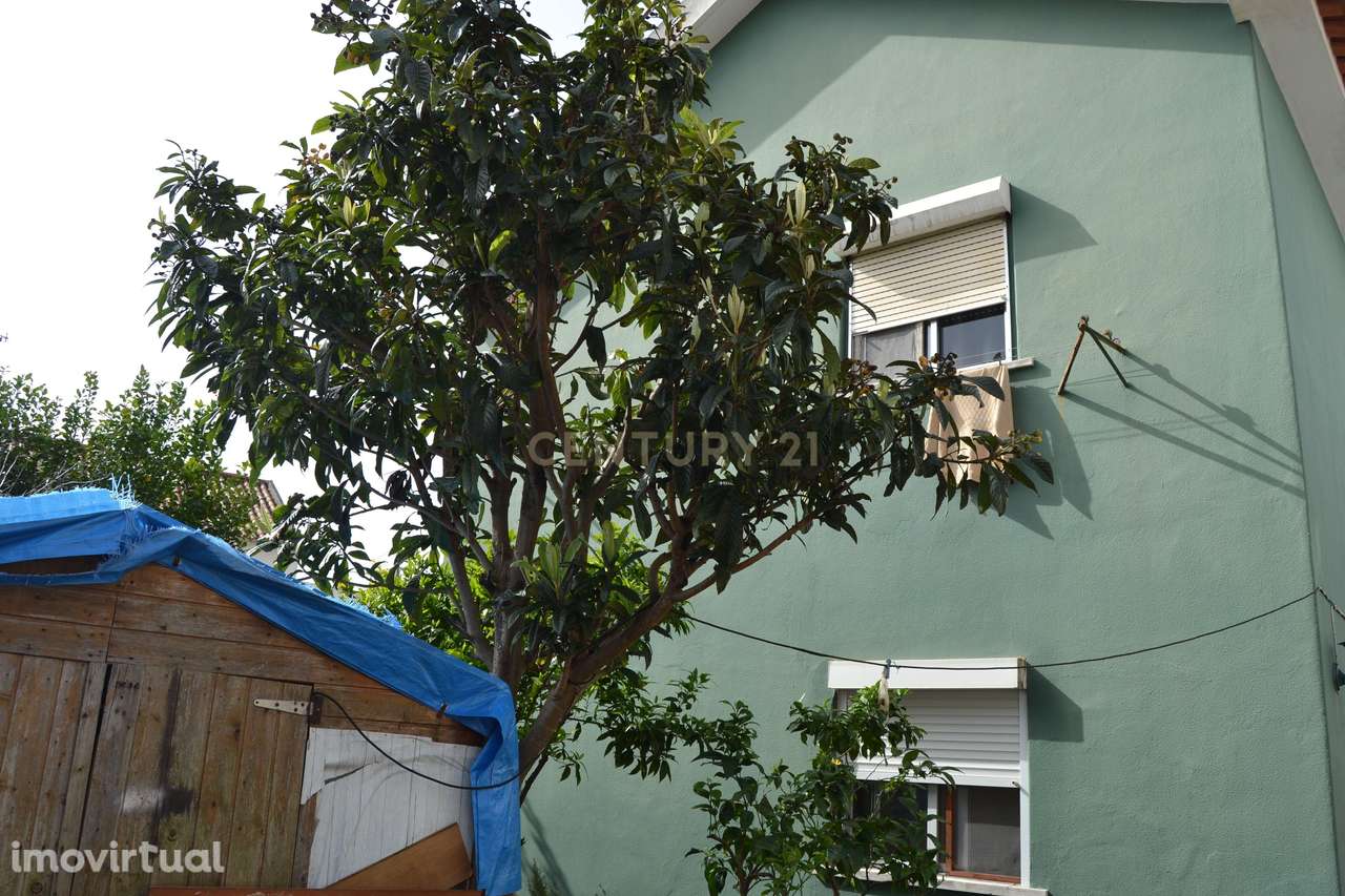 T1 com Exterior para Remodelar | Porto Salvo - Grande imagem: 4/16