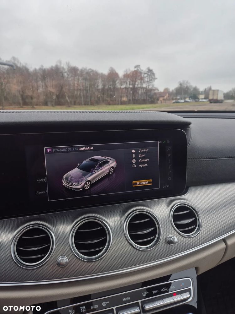 Mercedes-Benz Klasa E - 9