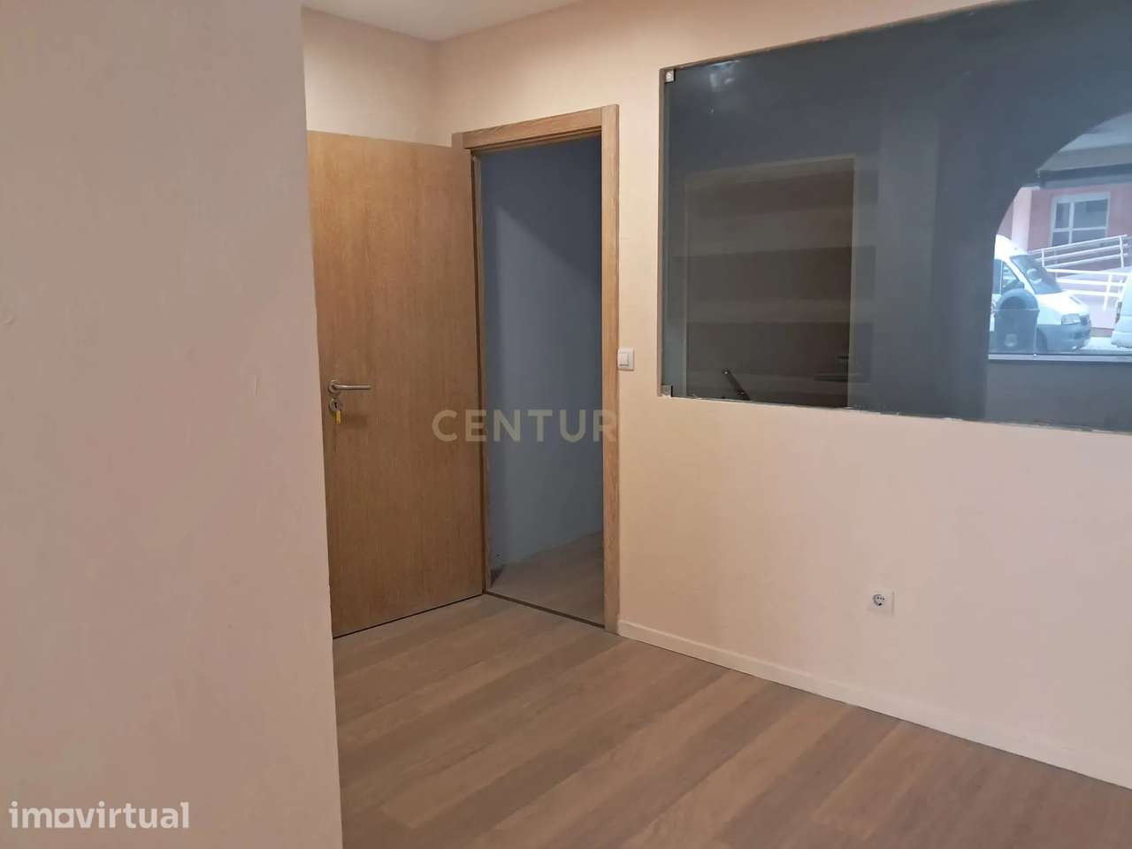 Loja - Excelente oportunidade de investimento em Corroios. - Grande imagem: 2/10