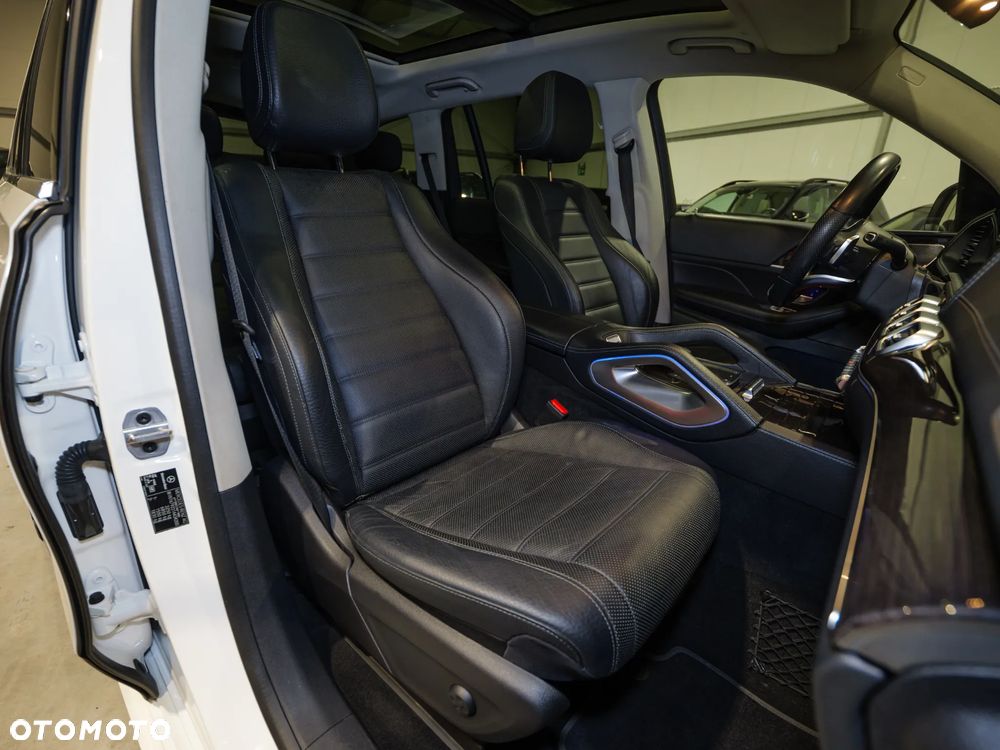 Mercedes-Benz GLS - 22