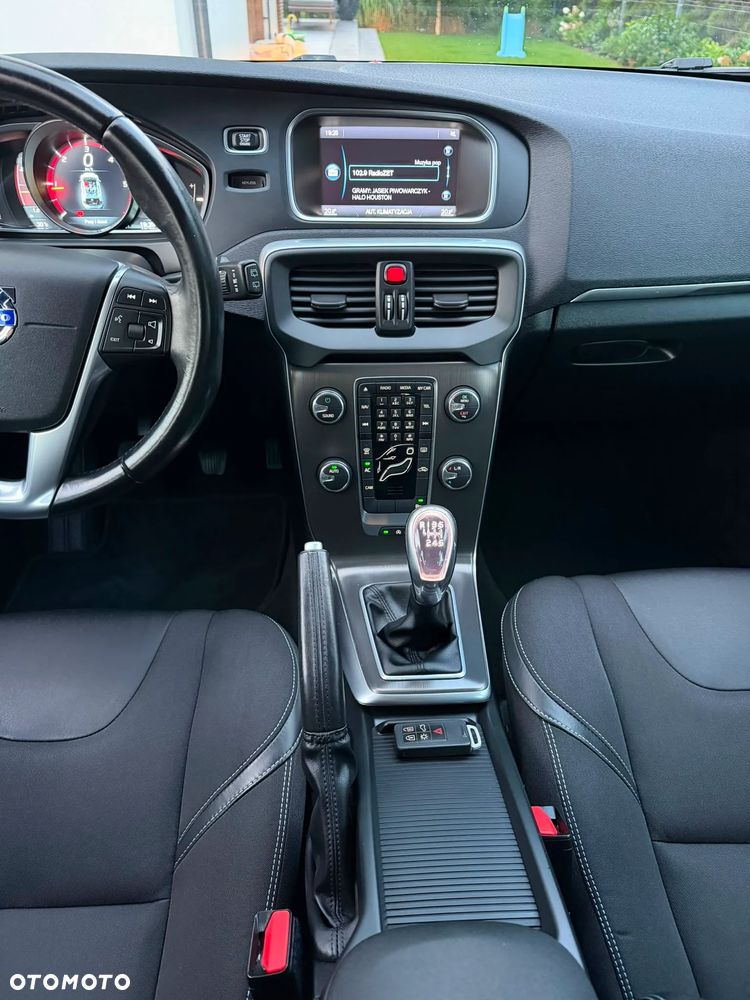 Volvo V40 D2 Summum - 28