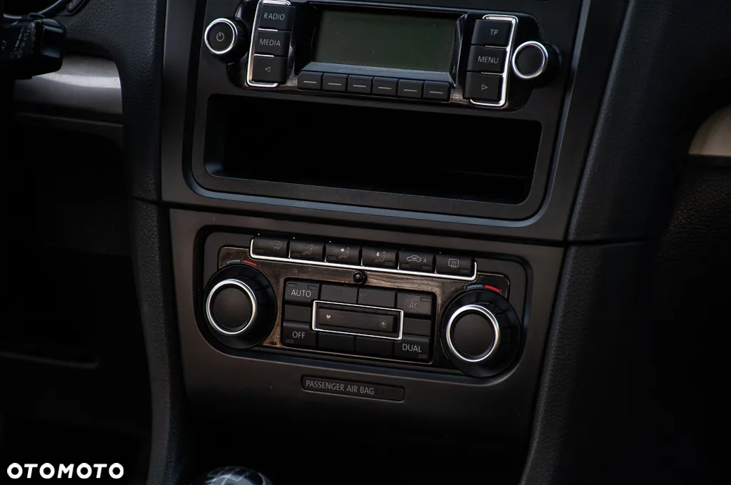Volkswagen Golf - 25