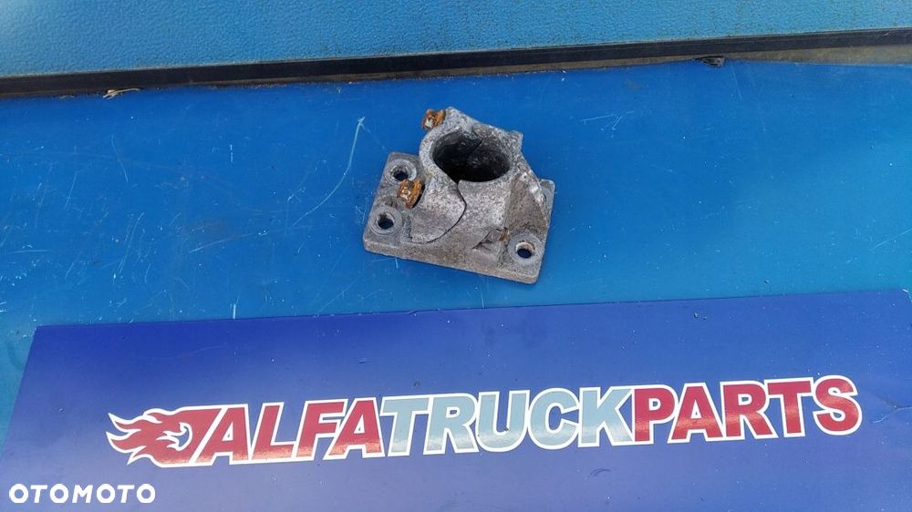 VOLVO FH 4 WSPORNIK BŁOTNIKA TYLNY - 1