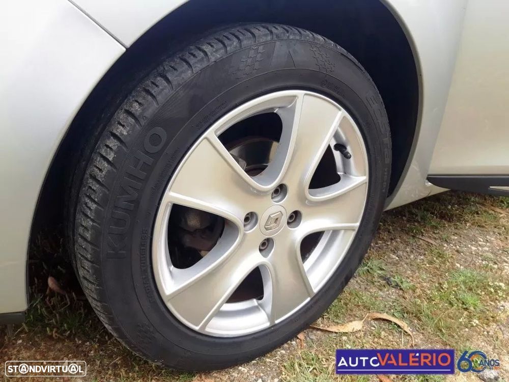 Renault Clio Sport Tourer 0.9 TCe Limited - 17