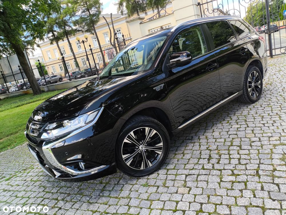 Mitsubishi Outlander 2.0 4WD Plus - 18
