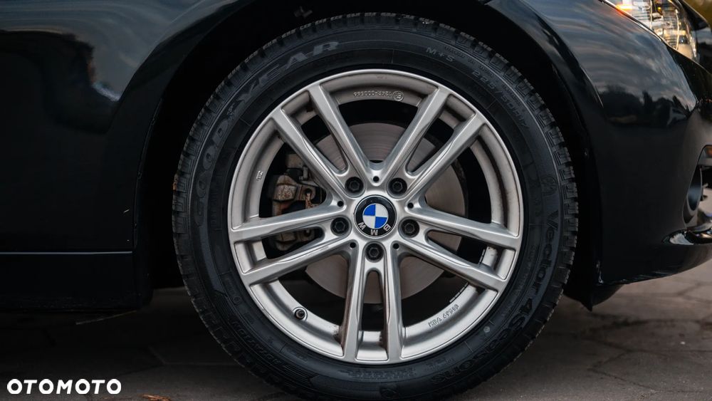 BMW Seria 3 320i GPF xDrive - 12