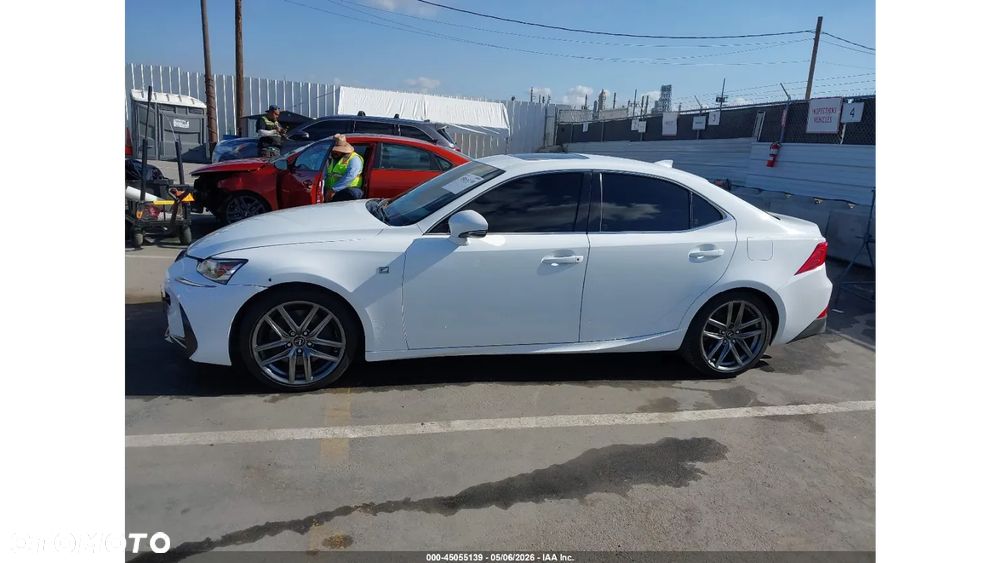 Lexus IS 200t F Sport - 8