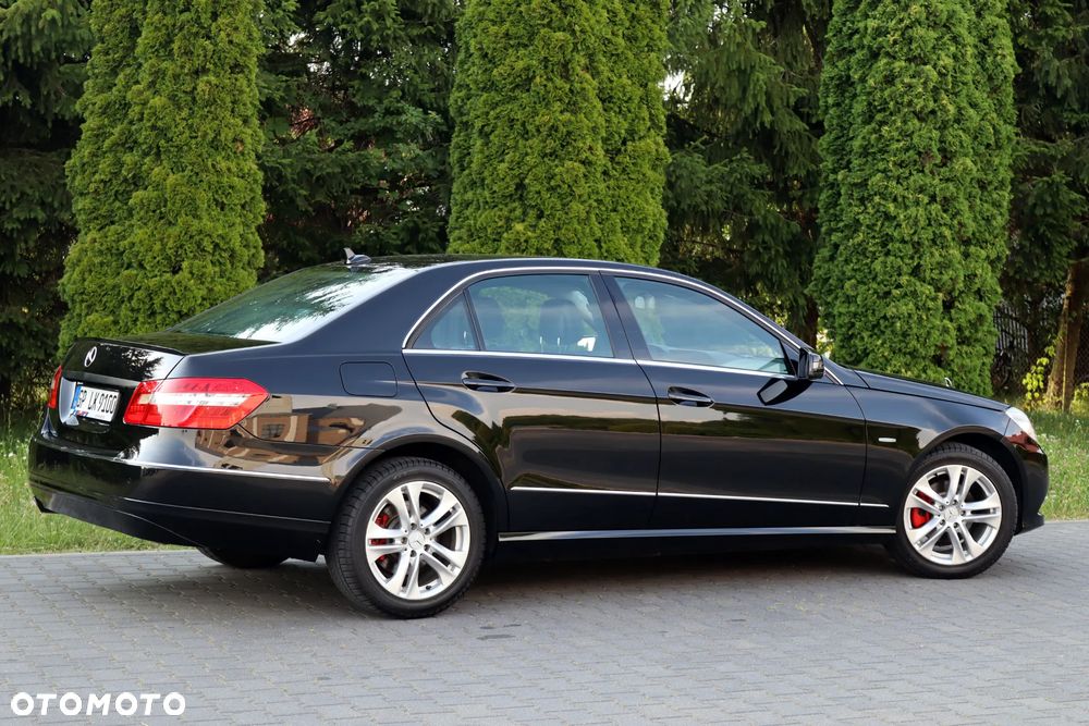 Mercedes-Benz Klasa E 200 CGI BlueEffICIENCY Avantgarde - 15