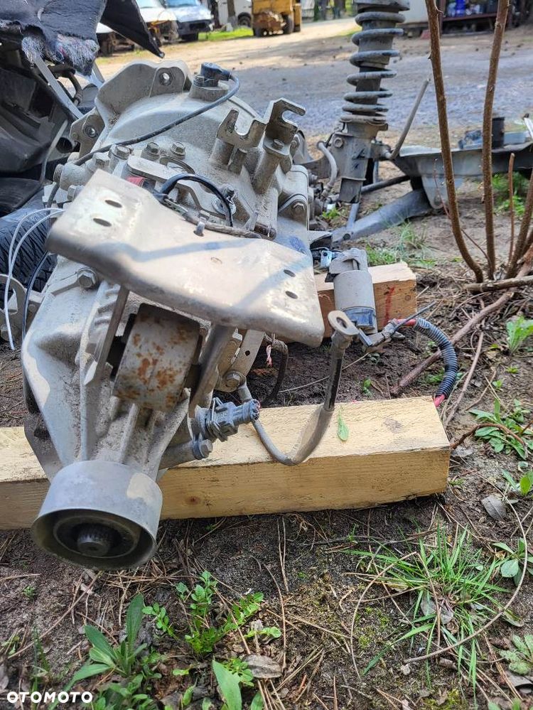 Piaggio Porter Skrzynia biegów kabina Skrzynia Silnik Sprzegło Wtryski koła felgi - 3