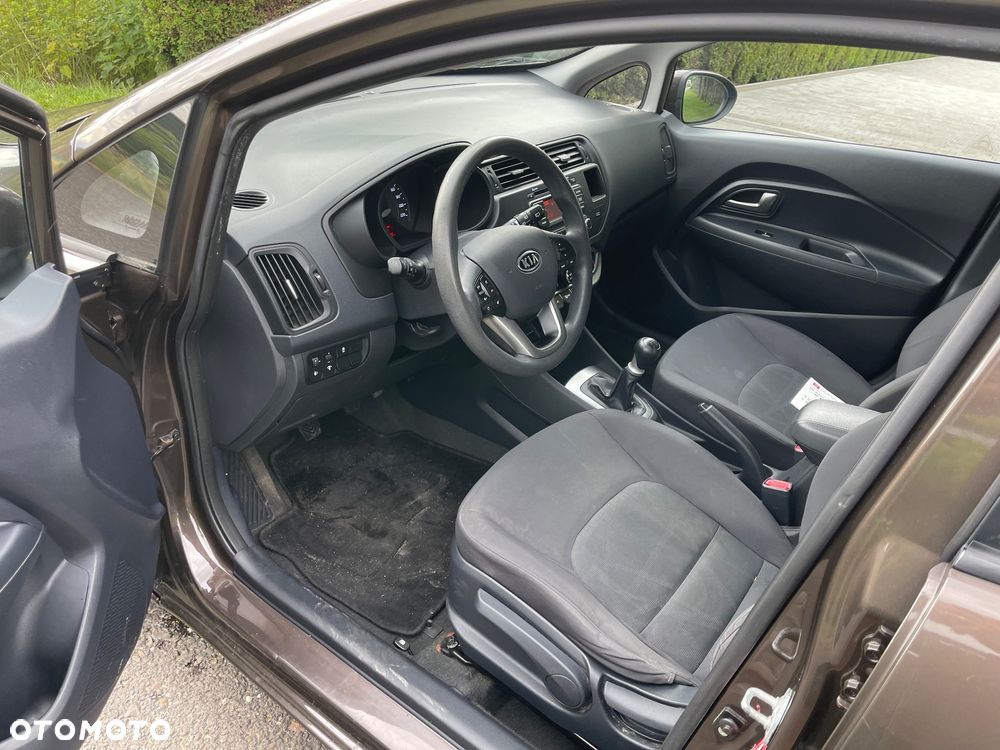 Kia Rio 1.2 Attract - 10